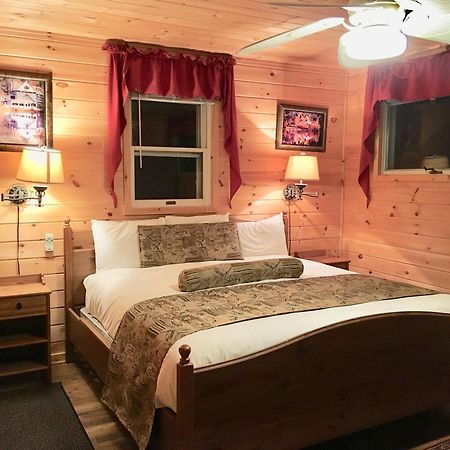 Motel Long Lake And Cottages Extérieur photo