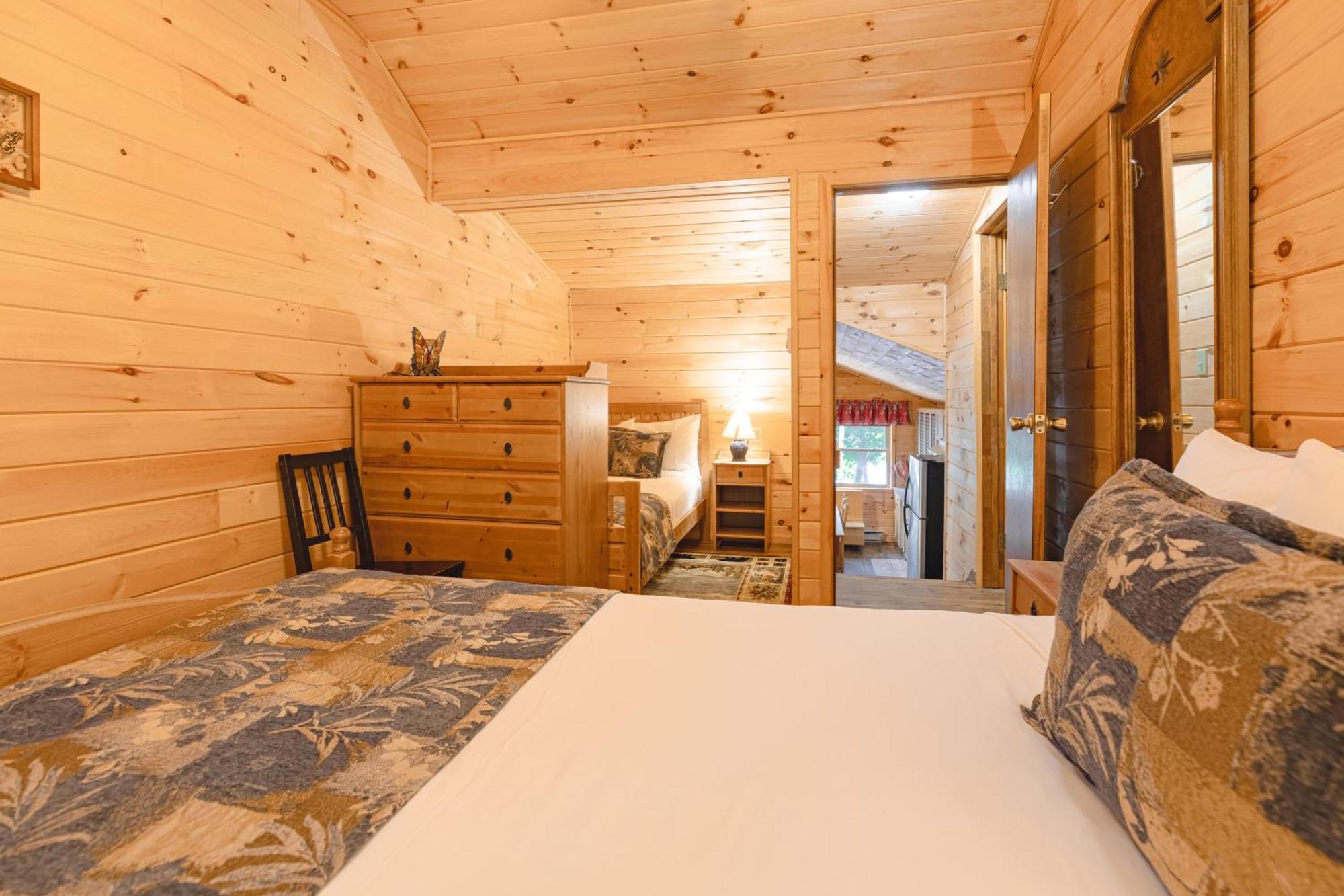 Motel Long Lake And Cottages Extérieur photo