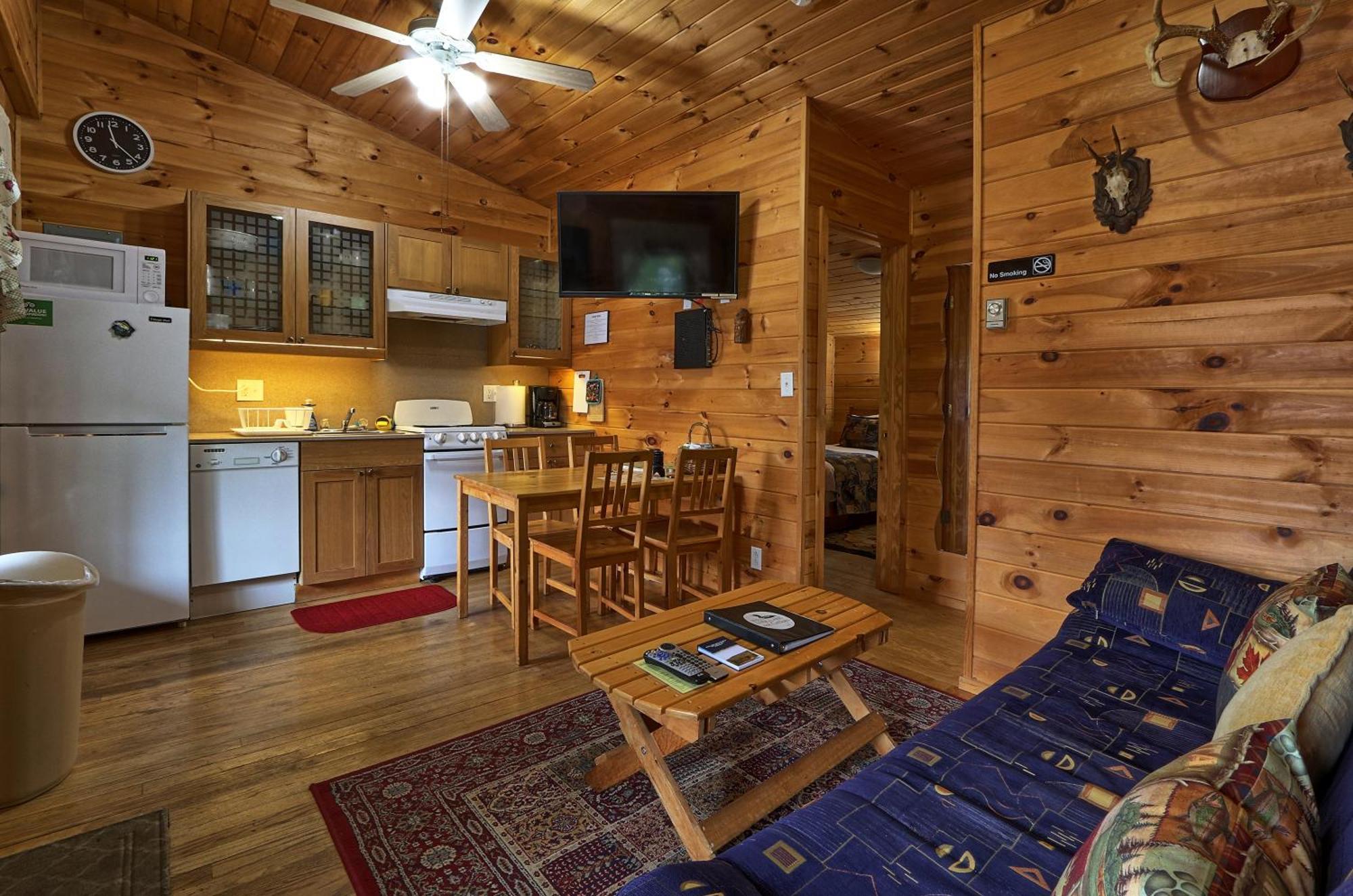 Motel Long Lake And Cottages Extérieur photo